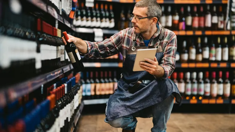The biggest culprit in shrink is in the store &mdash; but it&rsquo;s probably not a criminal