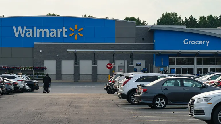 Walmart&rsquo;s Stores &lsquo;Evolved&rsquo; as E-Commerce Grows, CFO Says